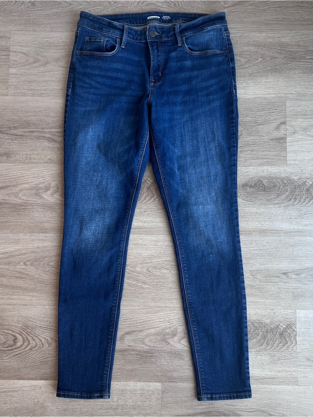 Old Navy Women’s Size 12 Long Dark Wash Mid Rise Rockstar Super Skinny Jeans